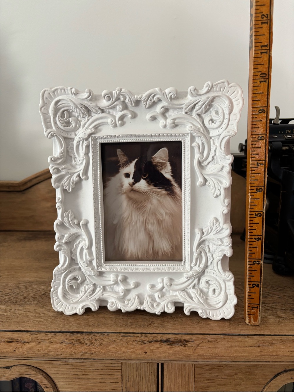 Sixtrees Ornate White Decorative Photo Frame 4 x 6 Photo